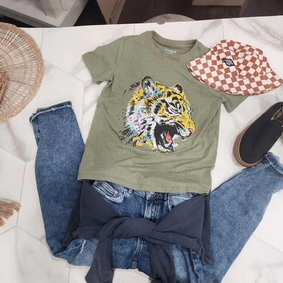 [CAT & JACK] boys Medium 8-10 cutest green shirt sleeve t-shirt w/  TIGER🐅 🐯 - Picture 4 of 16